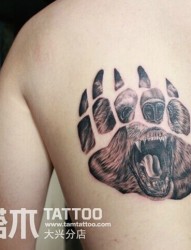 熊掌印纹身遮盖纹身