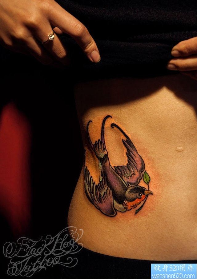 点击大图看下一张：腹部燕子纹身图片有纹身520图库推荐