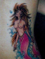 一幅腰部美人鱼纹身图片由纹身520图库推荐