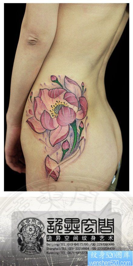 点击大图看下一张：臀部好看精美的莲花纹身图片