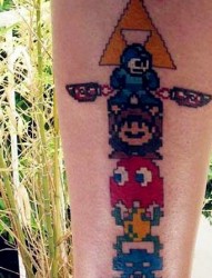 手臂上可爱的游戏人物纹身