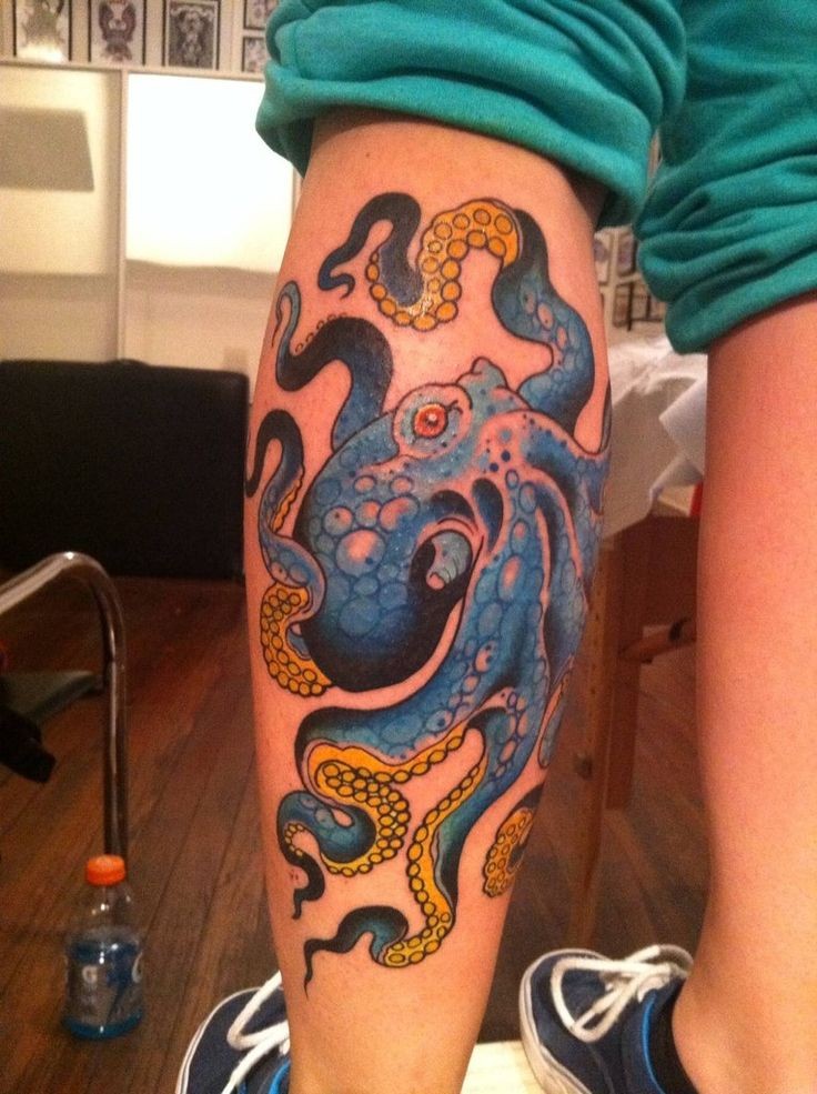 点击大图看下一张：腿部霸气的章鱼纹身