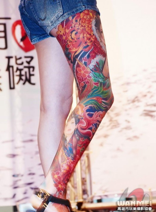 点击大图看下一张：传说中的极美花腿jimeihuatui纹身