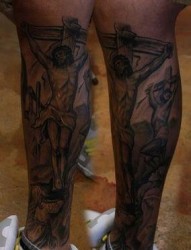 腿部耶稣十字架纹身图片