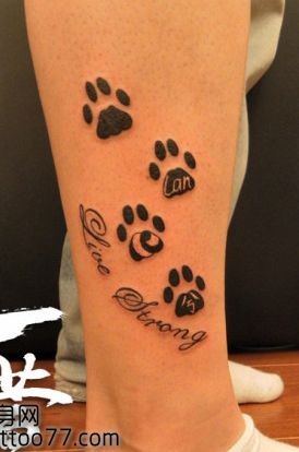 点击大图看下一张:腿部可爱图腾爪印纹身图片