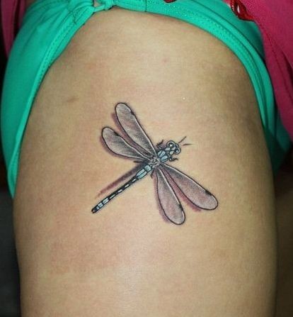 点击大图看下一张：女孩子腿部小蜻蜓纹身图片