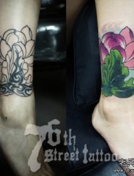 女人腿部唯美好看的莲花纹身图片