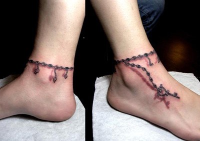 点击大图看下一张：一组女人脚链纹身图片由纹身520图库推荐图3