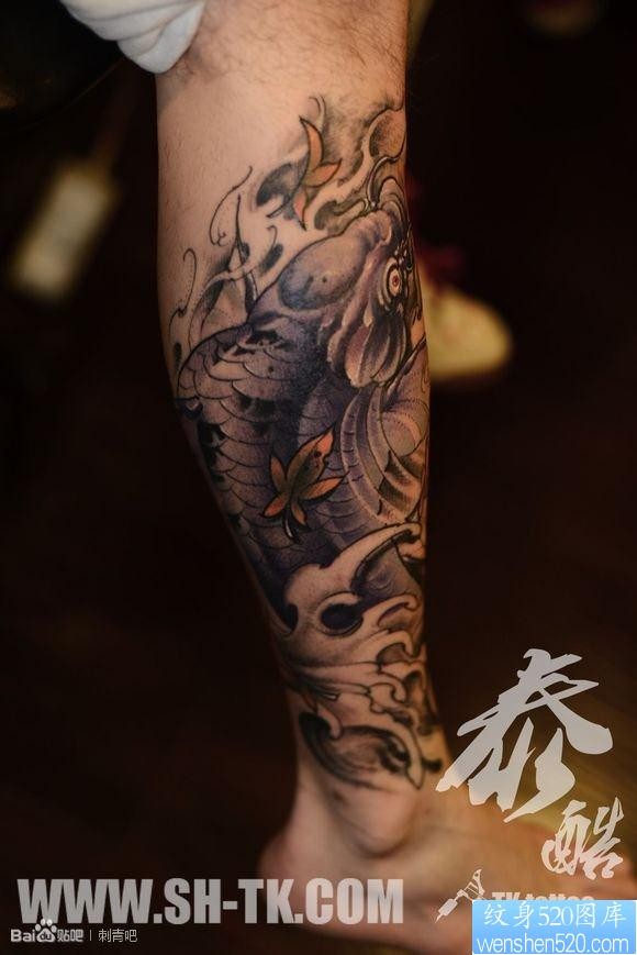 点击大图看下一张：男生腿部紫鱼（3）纹身图片