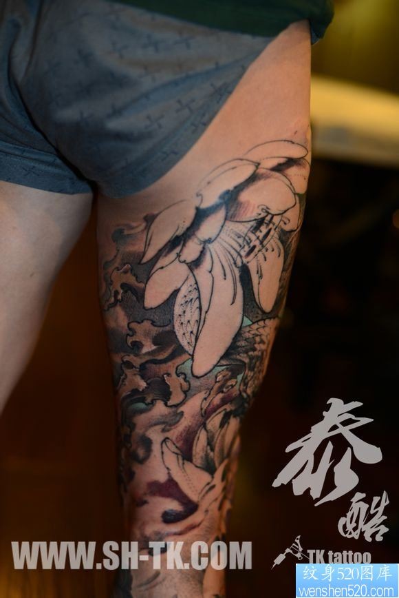 点击大图看下一张：腿部包腿鱼莲花（3）纹身图片