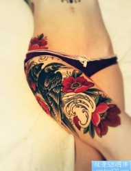 大腿红色玫瑰花纹身图案
