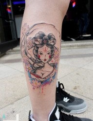 腿部彩色艺妓纹身纹身纹身图案