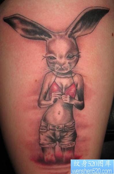 点击大图看下一张：一款腿部兔女郎纹身图案