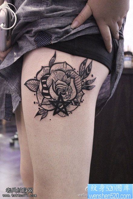 点击大图看下一张：女性腿部个性玫瑰花纹身图案