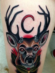 腿部一款经典个性的鹿纹身