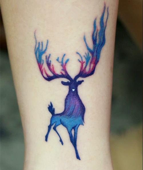 点击大图看下一张：腿部小鹿图案个性纹身图5