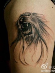 腿部狮子纹身