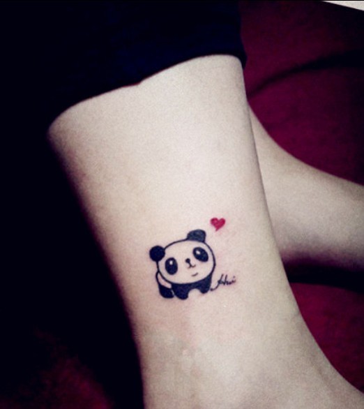 点击大图看下一张：女性脚部彩色熊猫可爱刺青