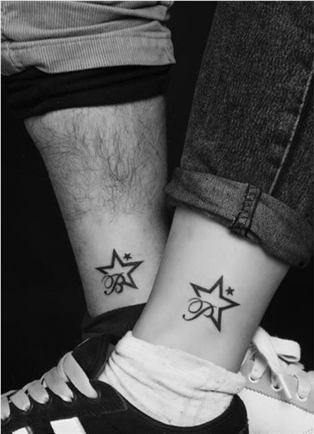 点击大图看下一张：情侣脚部时尚独特星星爱情刺青