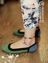 女人脚腕处精美小巧的天秤座脚链纹身图片