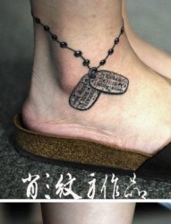 脚腕时尚经典的一幅脚链纹身图片