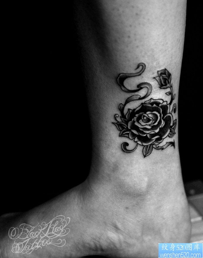 点击大图看下一张：一幅脚踝玫瑰花纹身图片