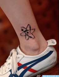 纹身520图库推荐一幅原子核纹身图片