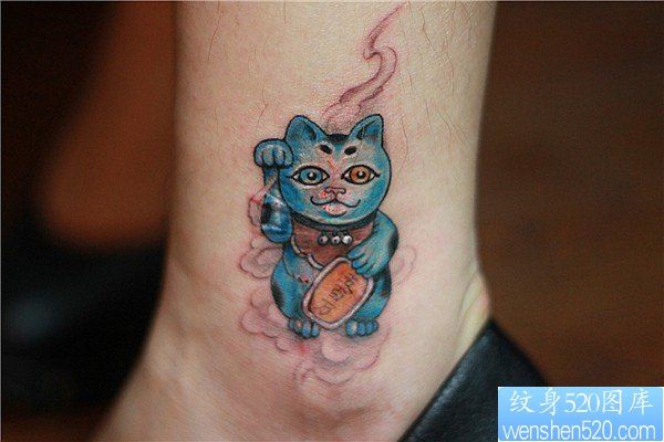 点击大图看下一张：脚踝招财猫纹身图案