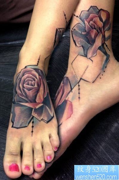 点击大图看下一张：脚背玫瑰花纹身图案