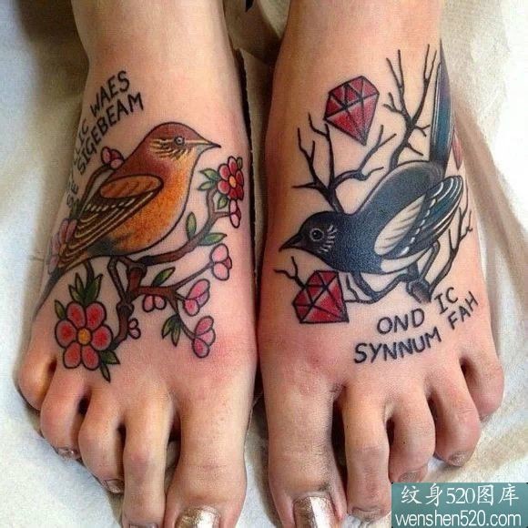 点击大图看下一张:9张美女脚背个性时尚纹身图片图2