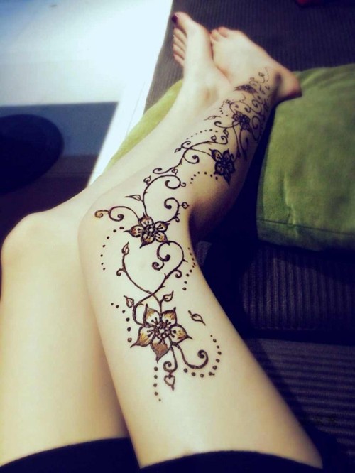 点击大图看下一张：印度海娜时尚脚部纹身