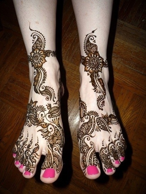 点击大图看下一张：印度海娜时尚脚部纹身图3