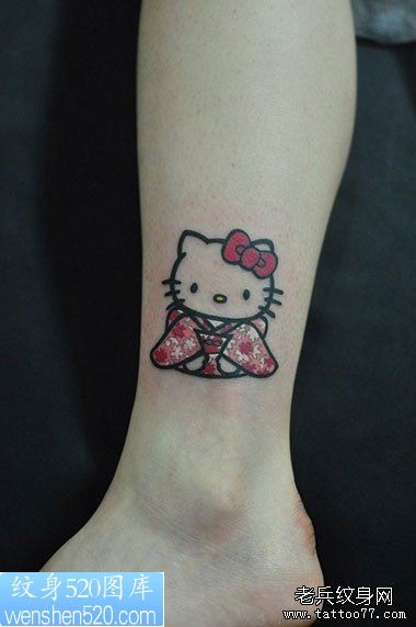 点击大图看下一张：脚踝kitty猫纹身图案