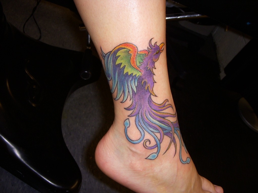 点击大图看下一张:个性十足的脚踝凤凰纹身图4