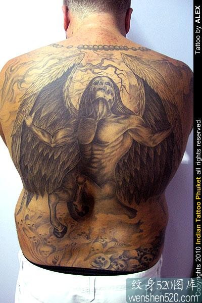 点击大图看下一张：男士背部满背死神纹身图案