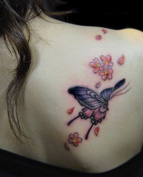 点击大图看下一张:唯美漂亮的蝴蝶纹身图12