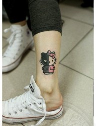 女人腿部可爱潮流的猫咪纹身图片