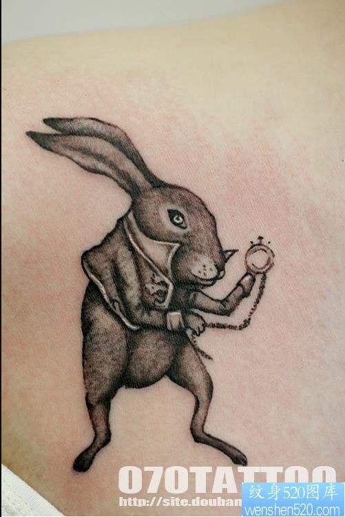 点击大图看下一张：给大家推荐一幅个性兔子纹身作品
