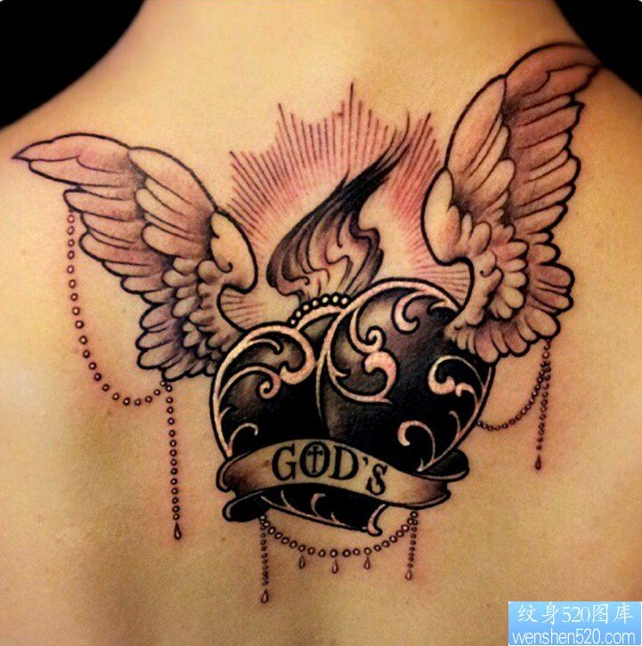 点击大图看下一张:一幅个性潮流的爱心翅膀纹身图片