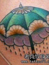 纹身520图库推荐一幅小雨伞纹身图片作品