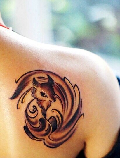 点击大图看下一张:漂亮个性的肩部狐狸刺青图8