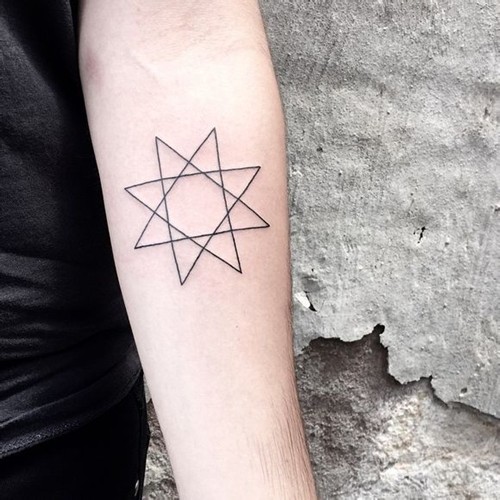 点击大图看下一张:简单的黑白小清新图案纹身图5