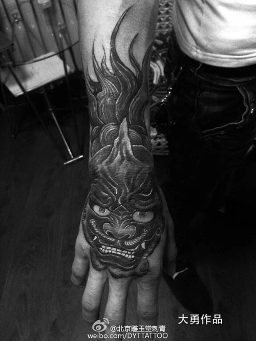 点击大图看下一张：纹身作品欣赏图24