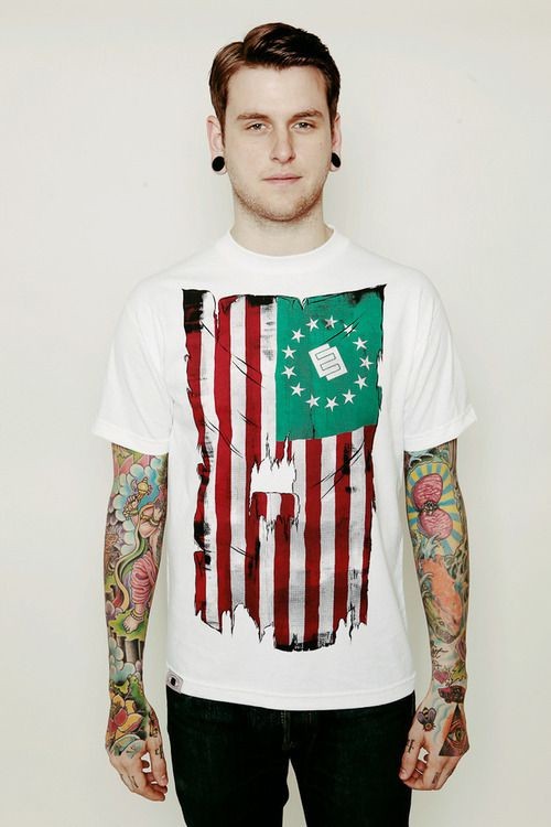 点击大图看下一张：欧美潮男的个性纹身图2