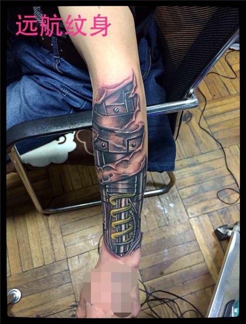 点击大图看下一张：小臂纹身  机械臂纹身  远航纹身