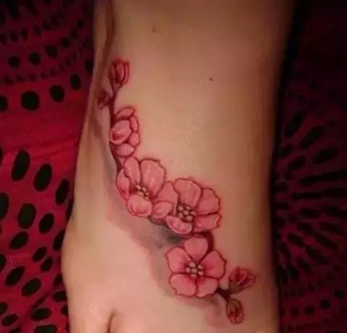 点击大图看下一张：浪漫唯美的樱花纹身图2
