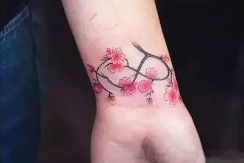 点击大图看下一张：浪漫唯美的樱花纹身图4