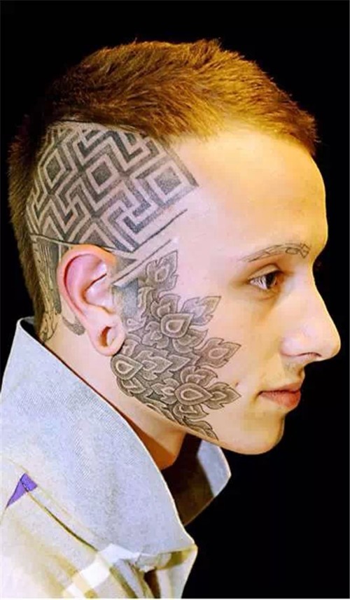 点击大图看下一张：Geometric风格点刺头部纹身