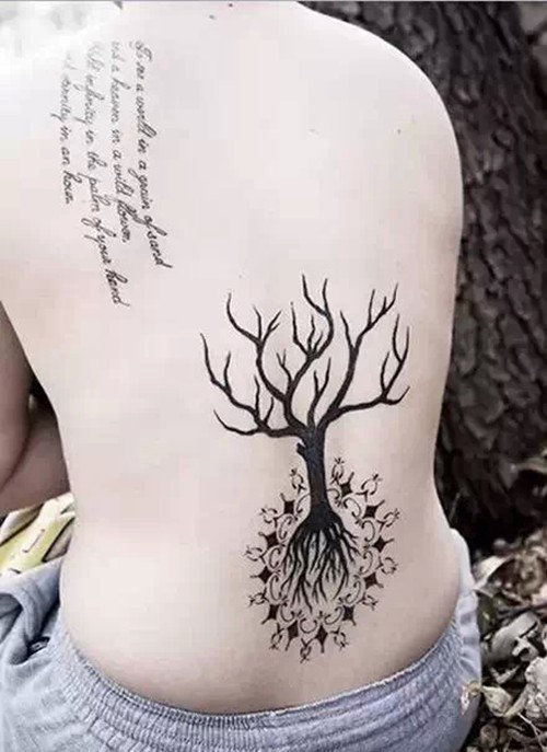 点击大图看下一张：象征希望的背部生命之树纹身图2