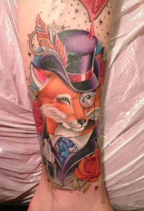 点击大图看下一张：好看的腿部狐狸纹身图2